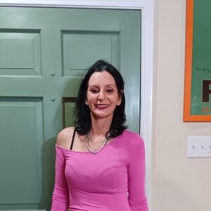 Women's off shoulder bubblegum pink top 💗